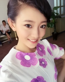 罗泽丽自拍照
 罗泽丽高清写真_罗泽丽高清剧照