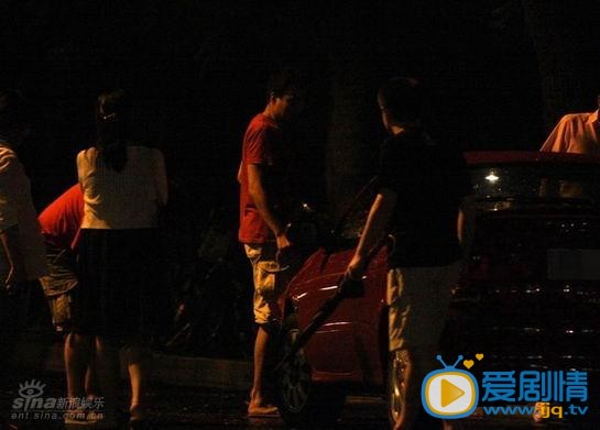胡军胡军与家人
 胡军高清写真_胡军高清剧照