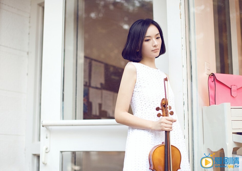 李依玲文艺写真
 李依玲高清写真_李依玲高清剧照