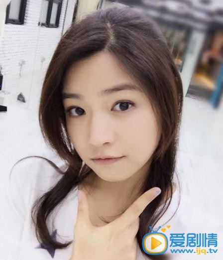 陈妍希嘟嘴卖萌照
 陈妍希高清写真_陈妍希高清剧照