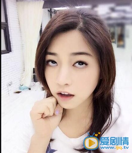 陈妍希嘟嘴卖萌照
 陈妍希高清写真_陈妍希高清剧照