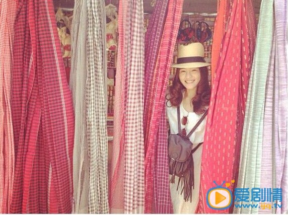 aom可爱的她
 aom高清写真_aom高清剧照
