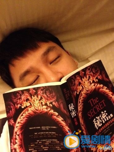 邹俊百生活照
 邹俊百高清写真_邹俊百高清剧照