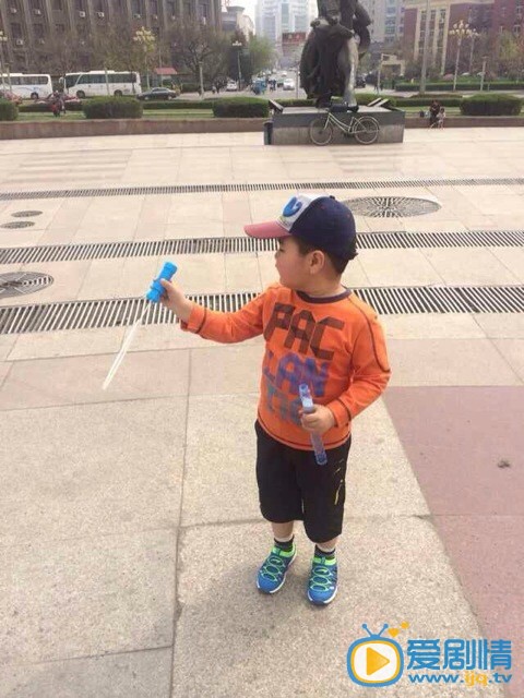 曹桐睿生活照
 曹桐睿高清写真_曹桐睿高清剧照
