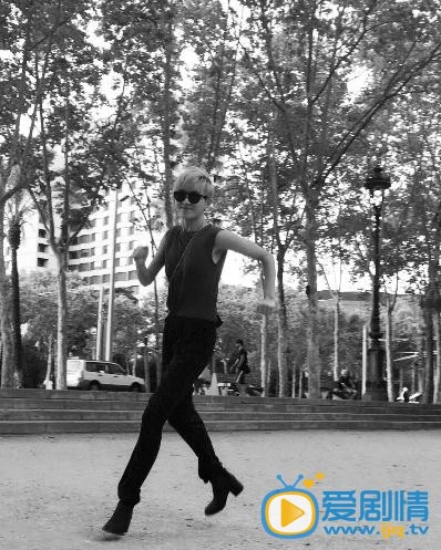 焦俊艳短发帅气照
 焦俊艳高清写真_焦俊艳高清剧照