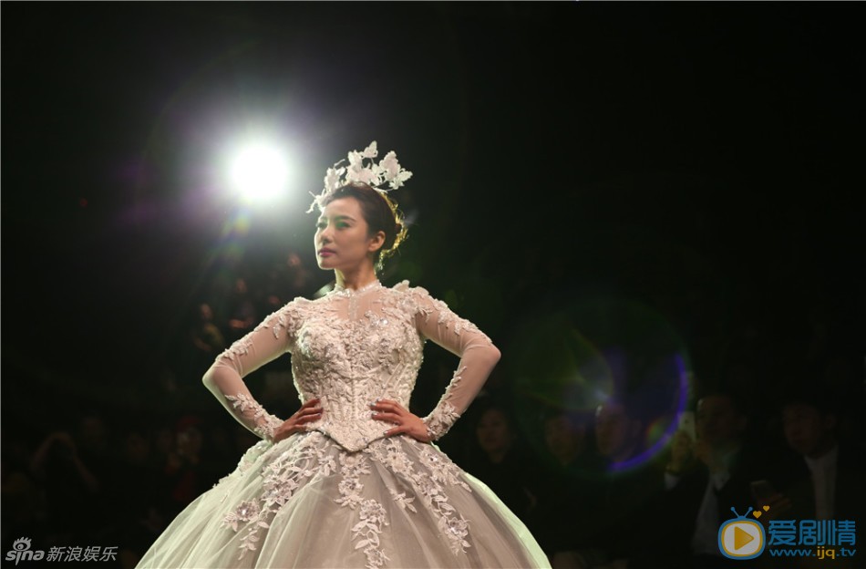 刘璇婚纱照
 刘璇高清写真_刘璇高清剧照