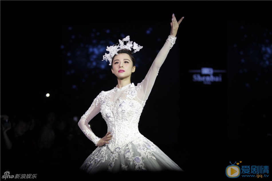刘璇婚纱照
 刘璇高清写真_刘璇高清剧照