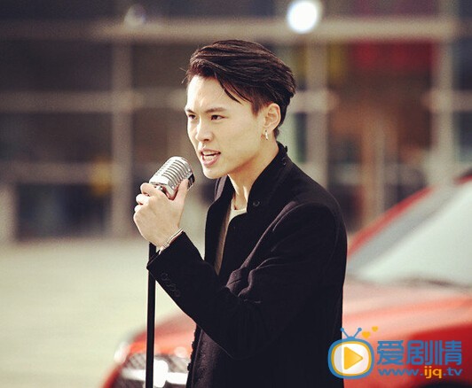 张玮演出照
 张玮高清写真_张玮高清剧照