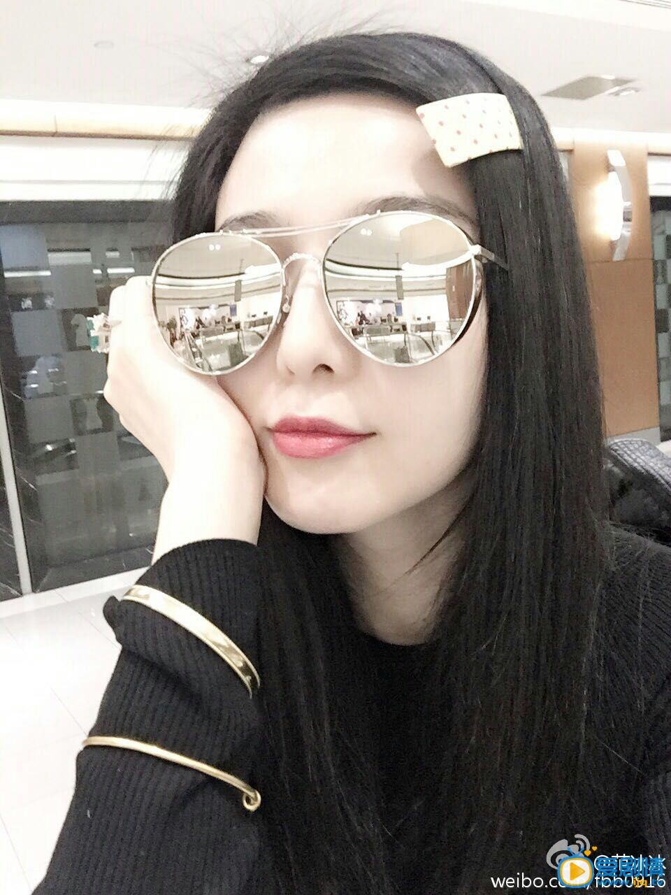 范冰冰嘟嘴卖萌照
 范冰冰高清写真_范冰冰高清剧照