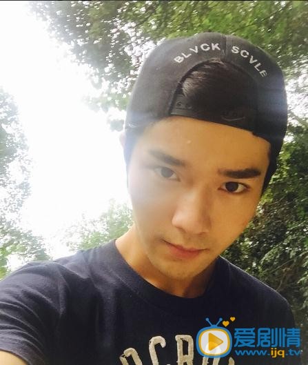 李岱昆生活照
 李岱昆高清写真_李岱昆高清剧照