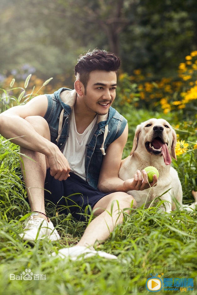 杨烁萌宠合照
 杨烁高清写真_杨烁高清剧照