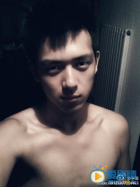 李现生活照
 李现高清写真_李现高清剧照