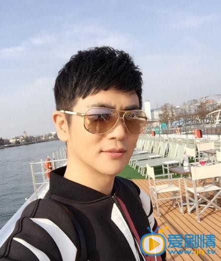 张晓龙生活照
 张晓龙高清写真_张晓龙高清剧照