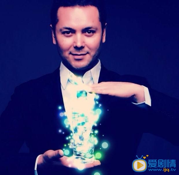 巴哈提亚尔·艾则孜高清写真照片