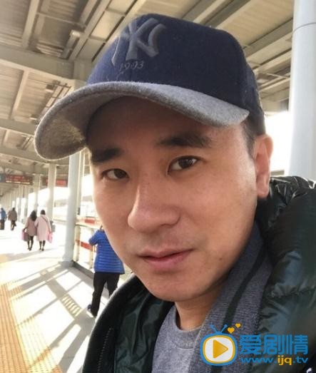 东靖川生活照
 东靖川高清写真_东靖川高清剧照