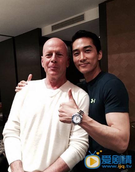 宋承宪生活照
 宋承宪高清写真_宋承宪高清剧照