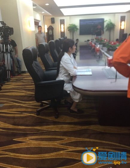 王晓晨拍戏幕后照
 王晓晨高清写真_王晓晨高清剧照