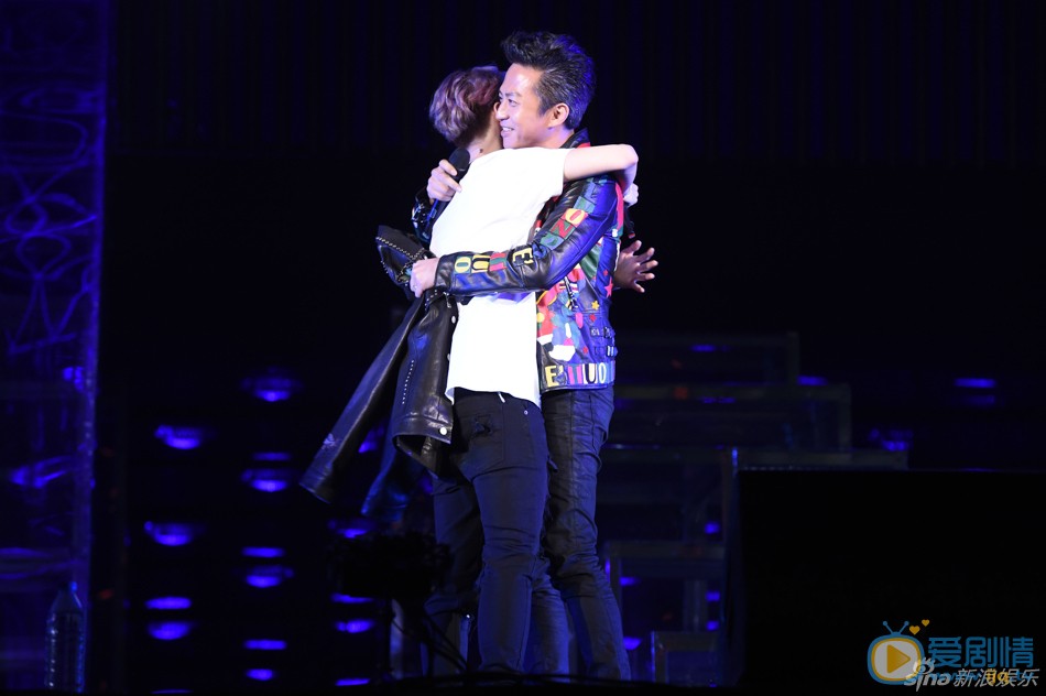 鹿晗演唱会照片
 鹿晗高清写真_鹿晗高清剧照