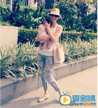 吴佩慈和女儿合影
 吴佩慈高清写真_吴佩慈高清剧照