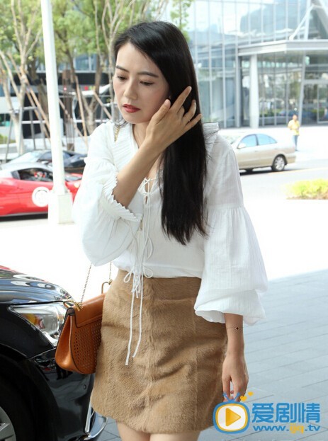 贾静雯和修杰楷为小女儿满月派对
 贾静雯高清写真_贾静雯高清剧照