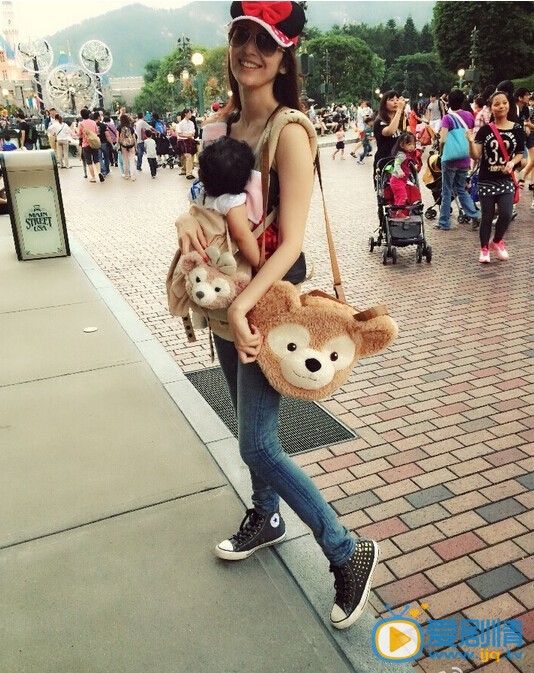 吴佩慈和女儿合影
 吴佩慈高清写真_吴佩慈高清剧照