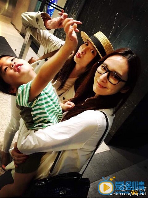吴佩慈和女儿合影
 吴佩慈高清写真_吴佩慈高清剧照