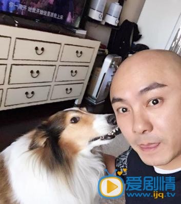张卫健生活照
 张卫健高清写真_张卫健高清剧照