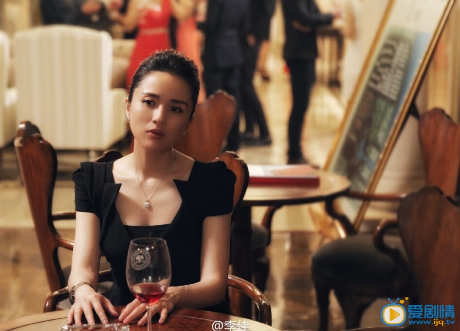 靳东老婆李佳照片
 靳东高清写真_靳东高清剧照