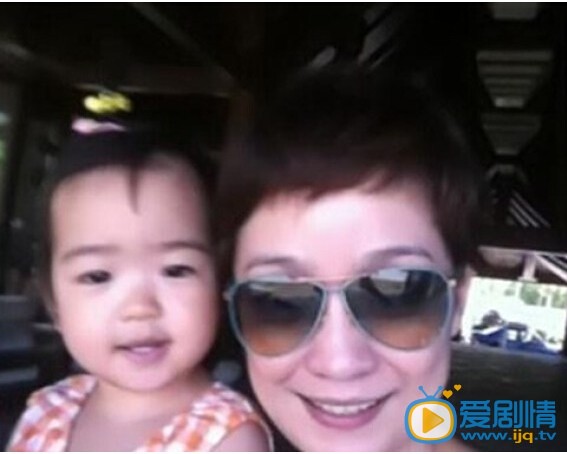 张嘉译妻子女儿照片
 张嘉译高清写真_张嘉译高清剧照