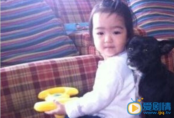 张嘉译妻子女儿照片
 张嘉译高清写真_张嘉译高清剧照