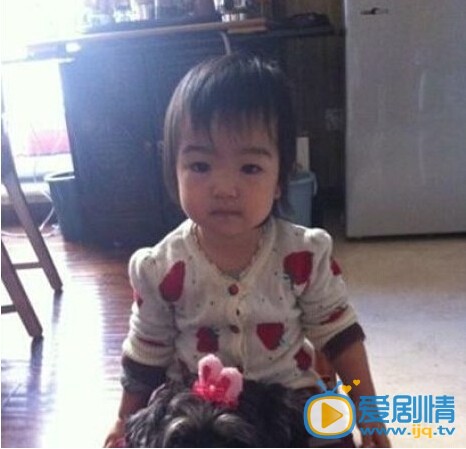 张嘉译妻子女儿照片
 张嘉译高清写真_张嘉译高清剧照