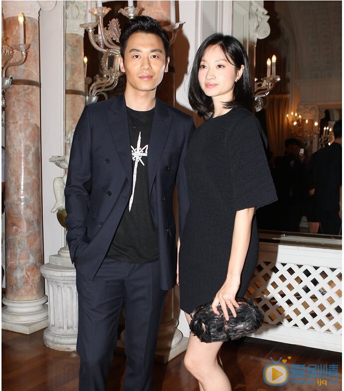 朱亚文与妻子沈佳妮合影
 朱亚文高清写真_朱亚文高清剧照