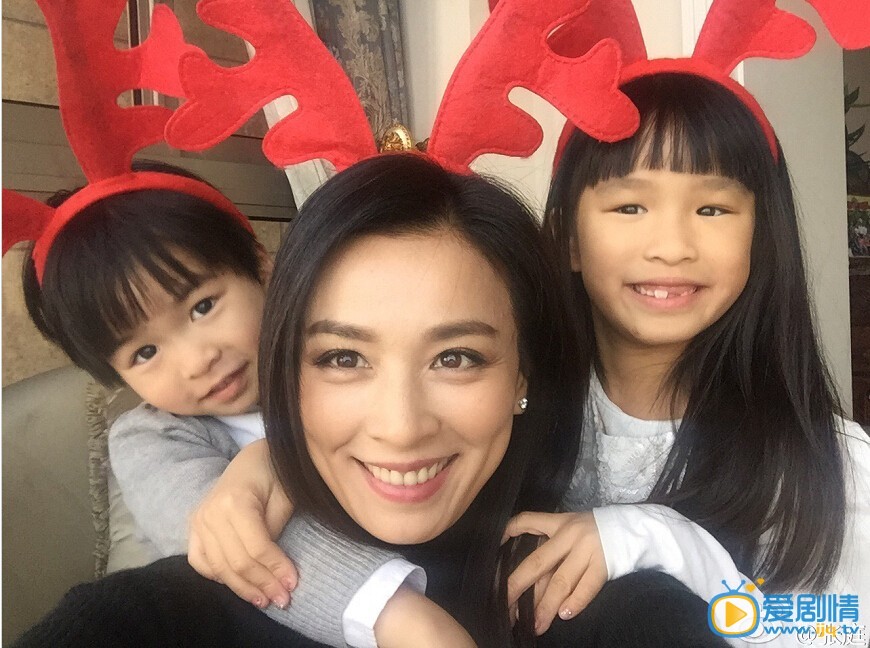 张庭搞怪表情照
 张庭高清写真_张庭高清剧照