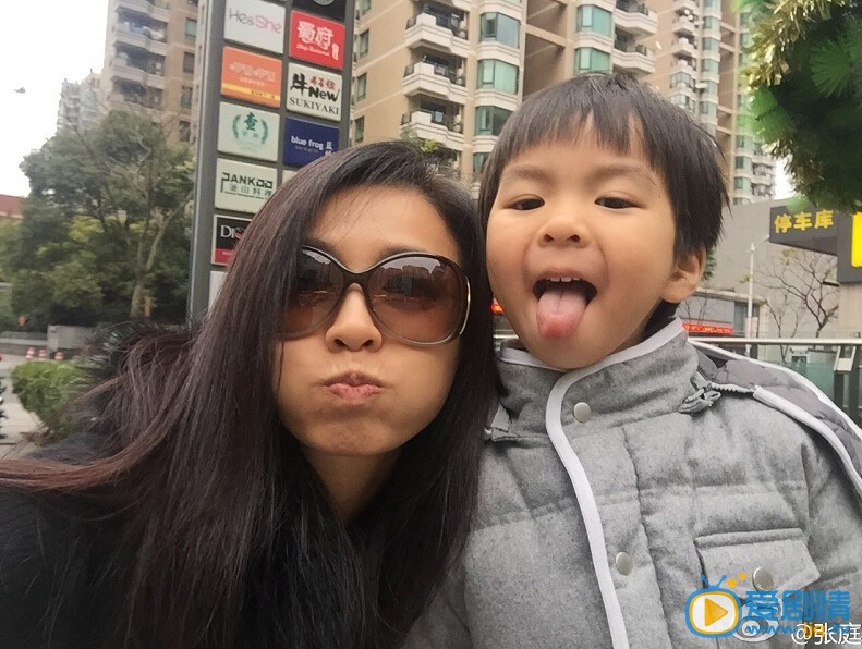 张庭搞怪表情照
 张庭高清写真_张庭高清剧照