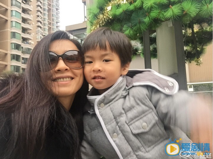 张庭搞怪表情照
 张庭高清写真_张庭高清剧照