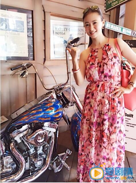 翁虹和女儿合影照
 翁虹高清写真_翁虹高清剧照
