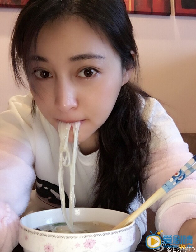 甘婷婷生活照
 甘婷婷高清写真_甘婷婷高清剧照