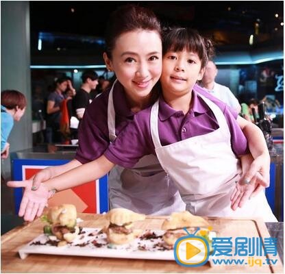 翁虹和女儿合影照
 翁虹高清写真_翁虹高清剧照