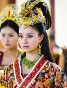 萝蔓妘娟