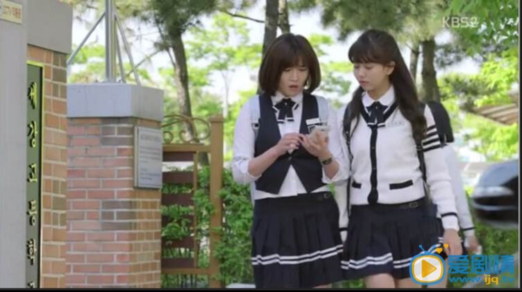 学校2015李诗真剧照 学校2015剧照0