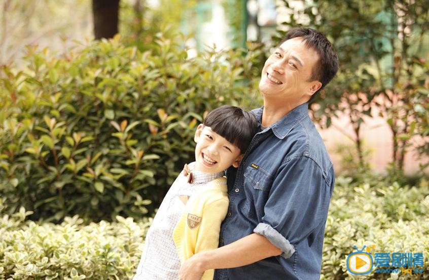 电视剧慢慢地陪着你走演员剧照