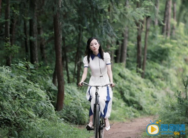 电视剧冲出月亮岛演员剧照