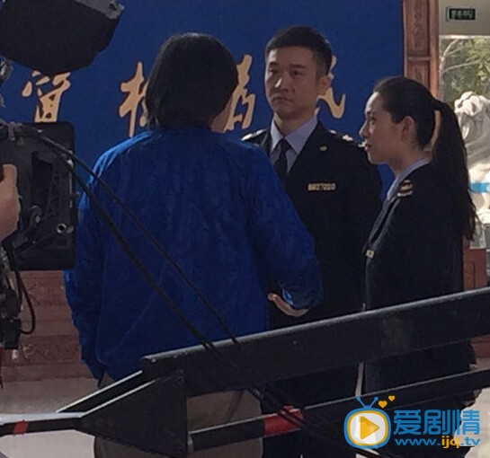 电视剧幸福你就敲敲门剧照