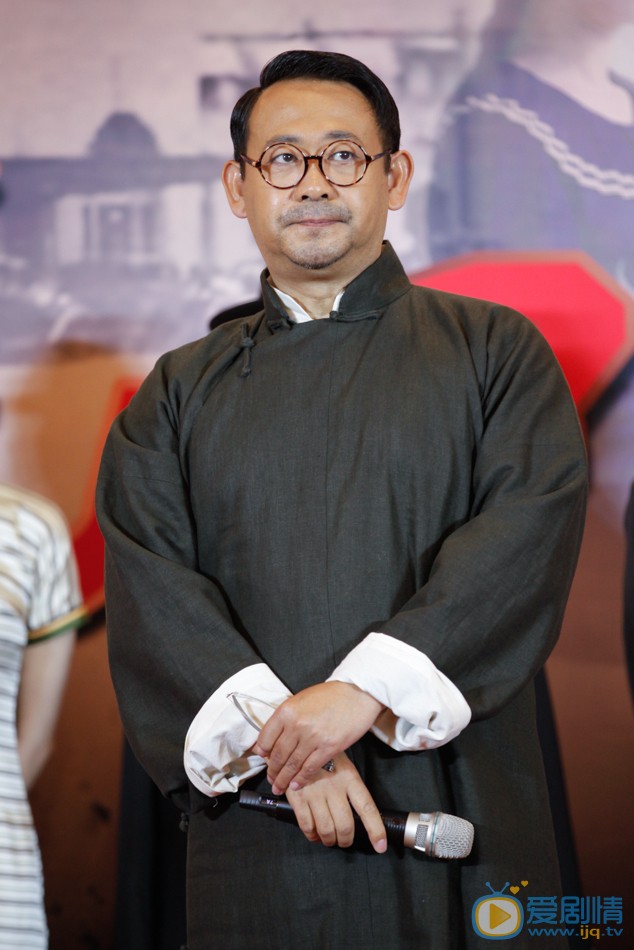 电视剧虎口拔牙海报