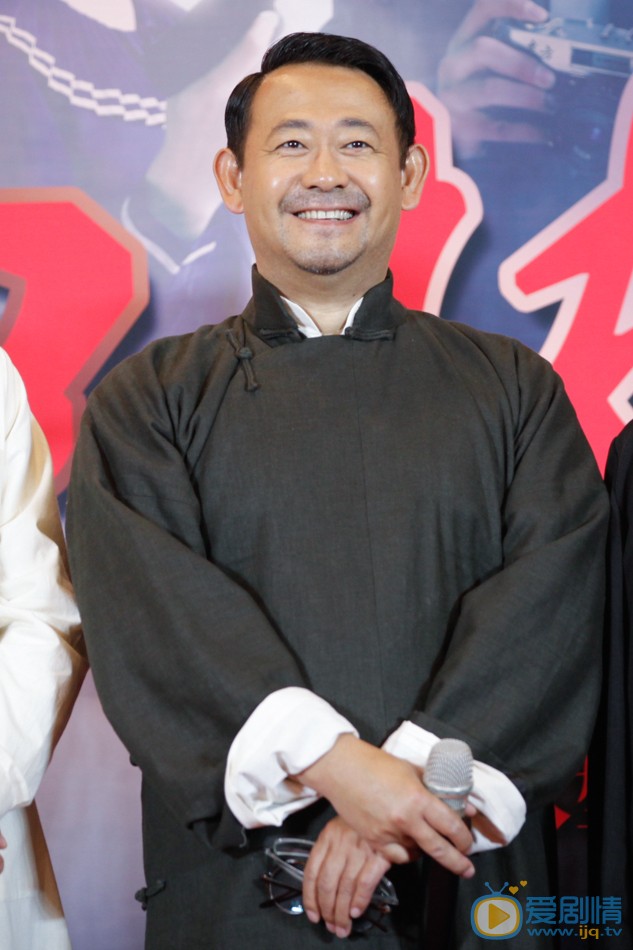 电视剧虎口拔牙海报