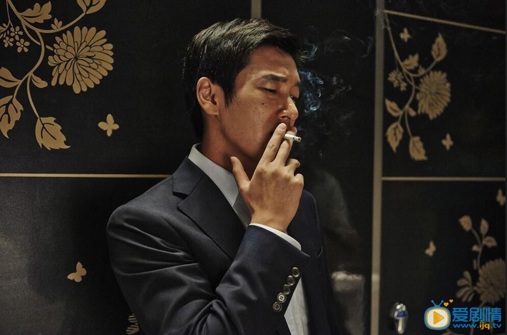 电影局内人剧照