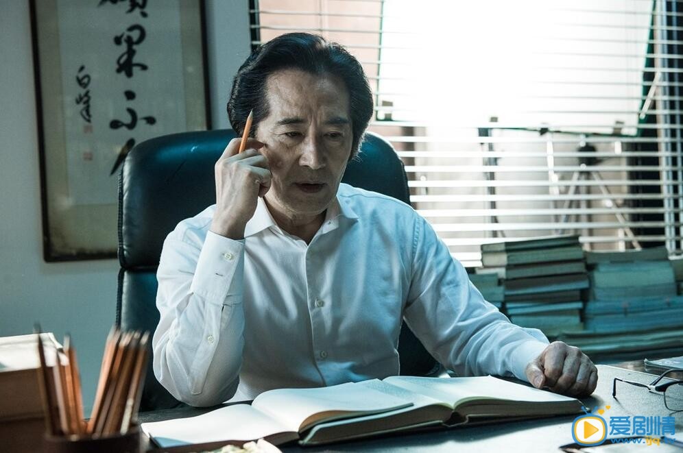电影局内人剧照